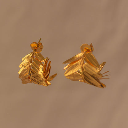 Aretes candonga de helecho romerón en oro de 24k
